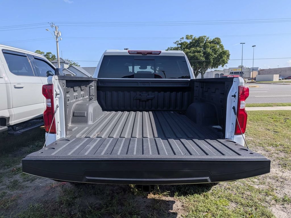 Used 2025 Chevrolet Silverado 1500 ZR2 w/ Technology Package AWD/4WD image 11