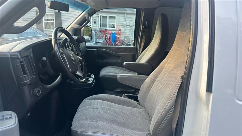 Used 2017 Chevrolet Express 2500 image 11