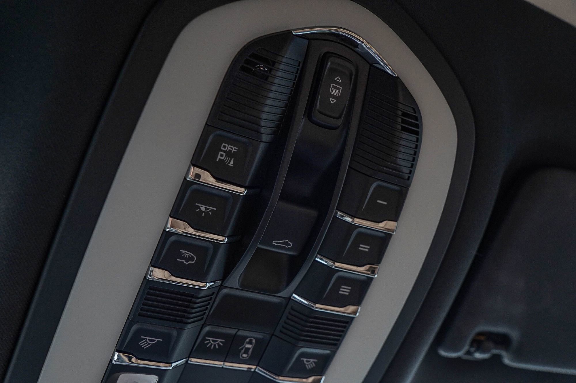 Used 2020 Porsche Macan image 22