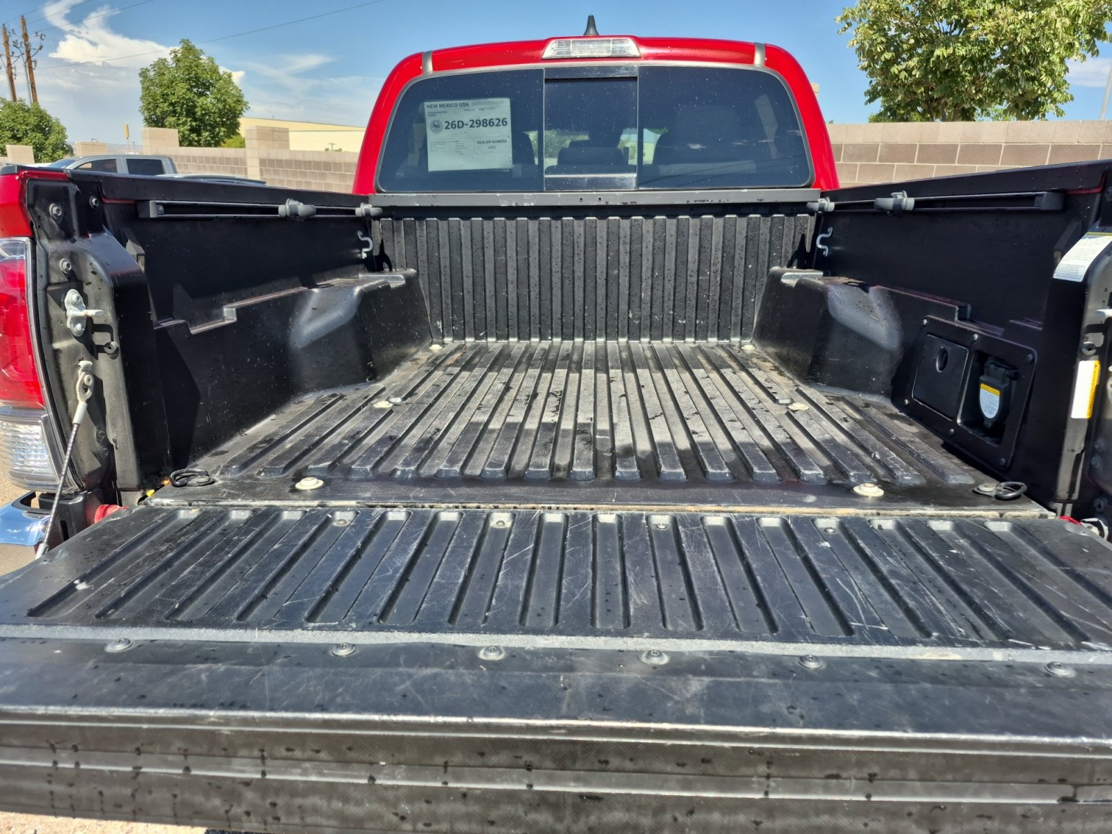Certified 2023 Toyota Tacoma TRD Off-Road AWD/4WD image 21