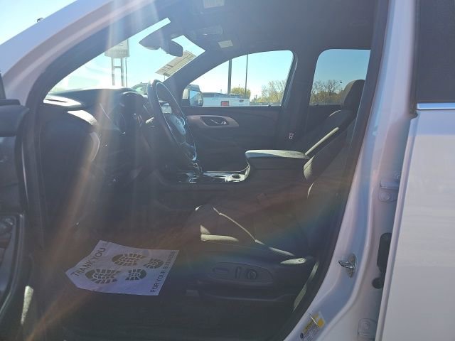 Used 2022 Chevrolet Traverse LT image 17