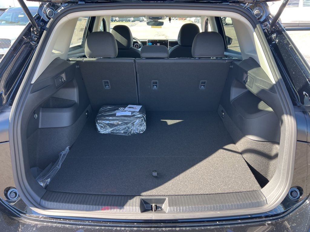 New 2026 Volkswagen Tiguan S FWD image 13