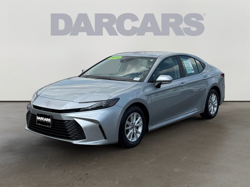 Used 2025 Toyota Camry LE FWD image 3