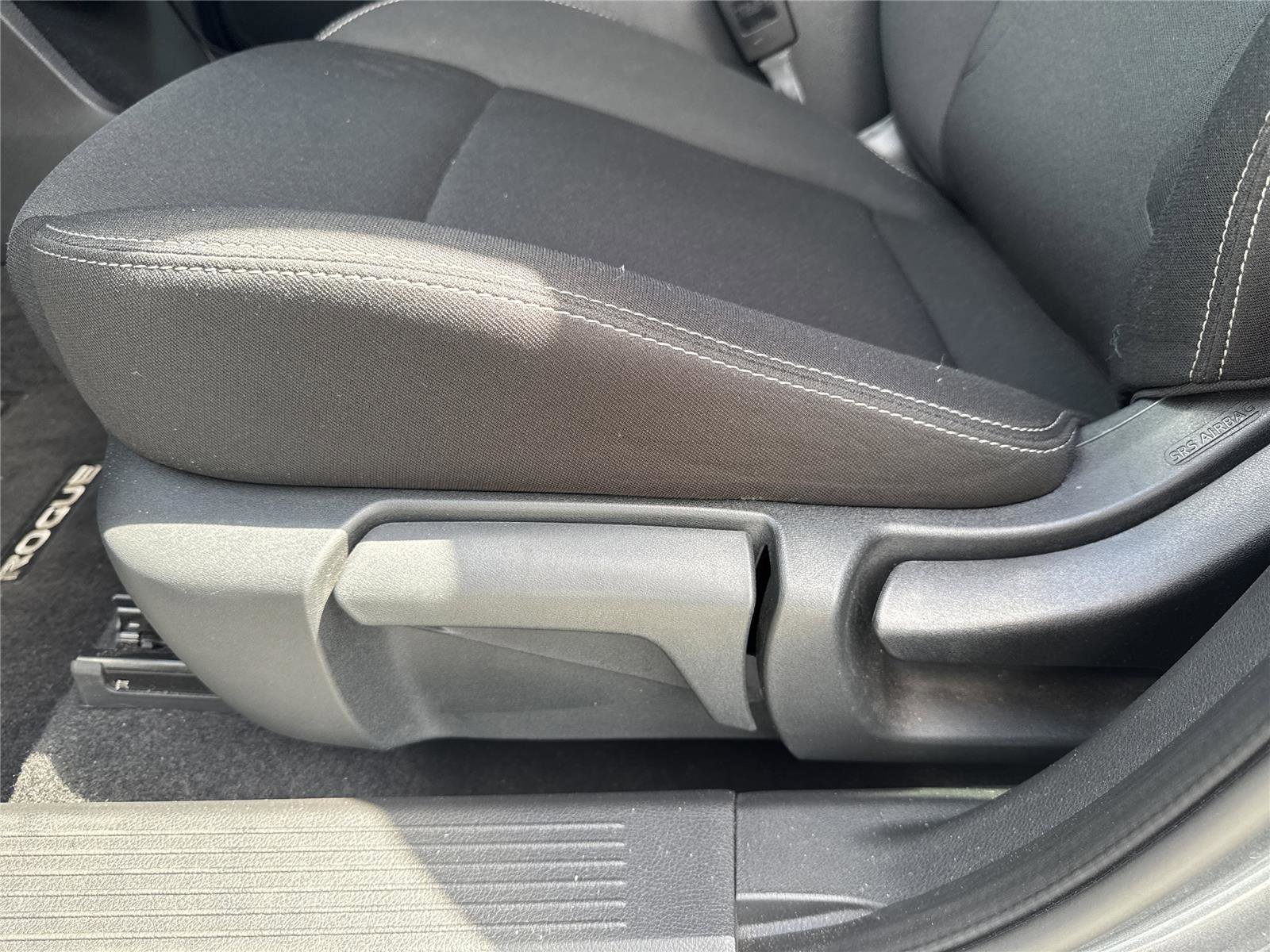 Used 2023 Nissan Rogue S image 28