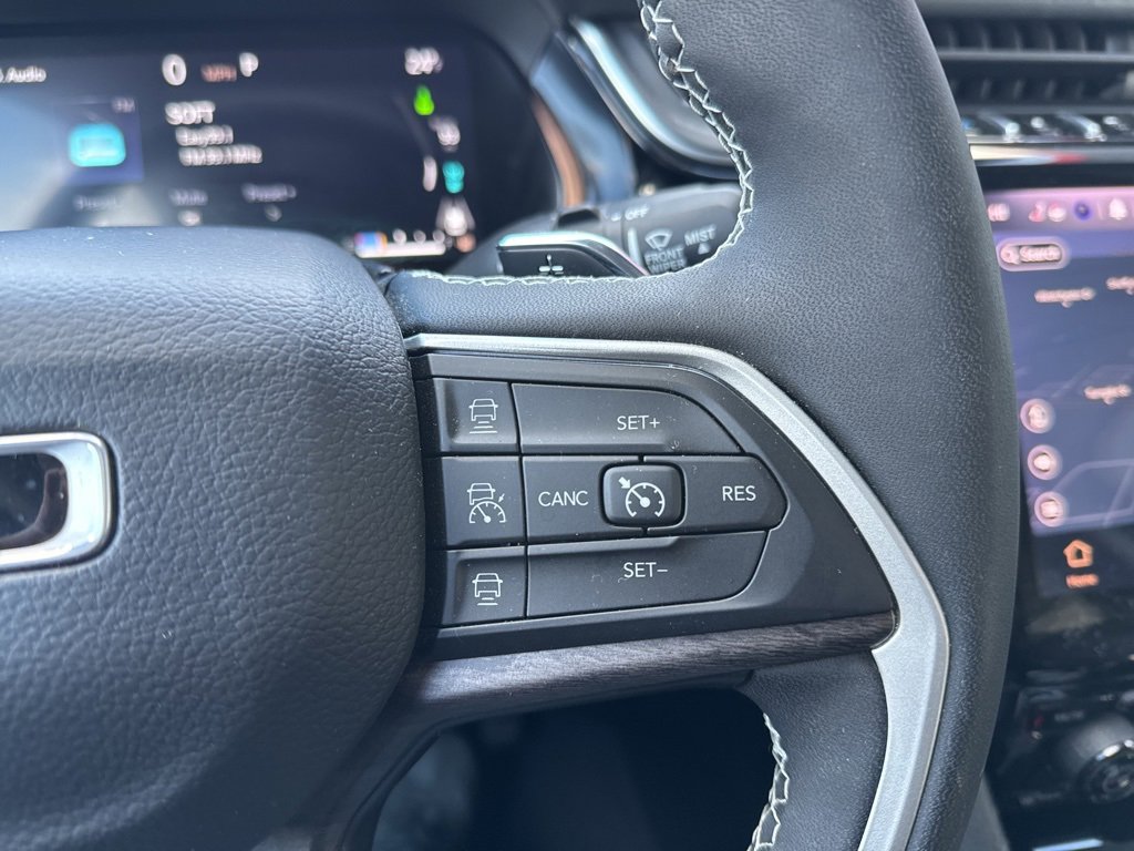 Used 2022 Jeep Grand Cherokee Limited 4xe image 17