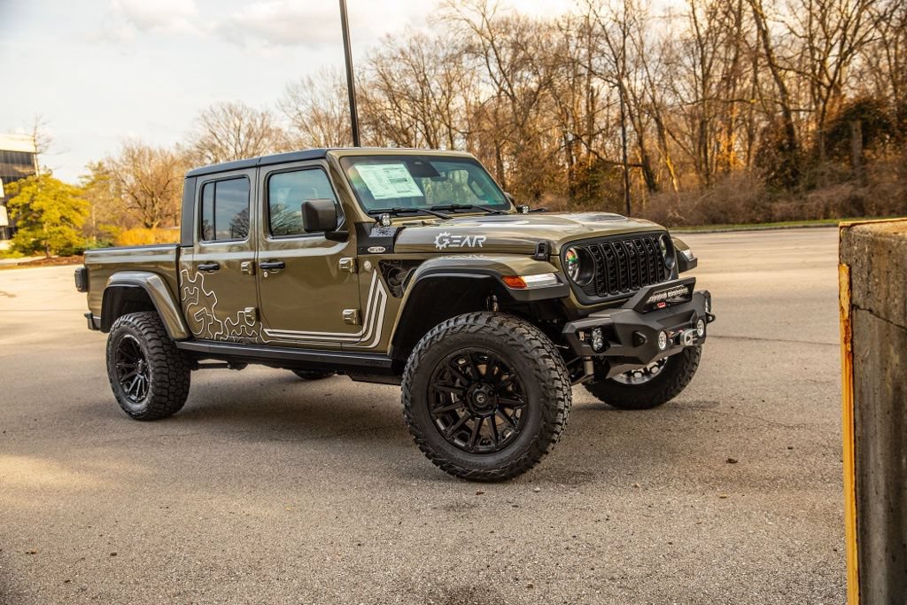 New 2026 Jeep Gladiator Rubicon w/ Safety Group AWD/4WD image 16