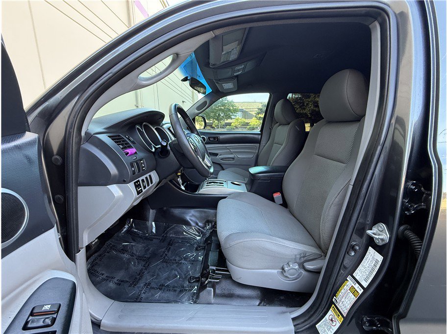Used 2014 Toyota Tacoma PreRunner RWD image 11