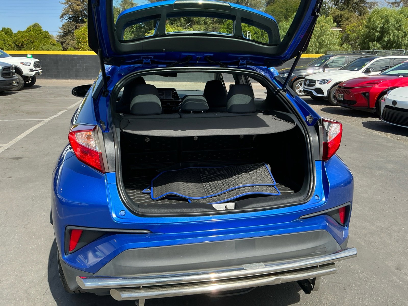 Used 2019 Toyota C-HR XLE FWD image 15
