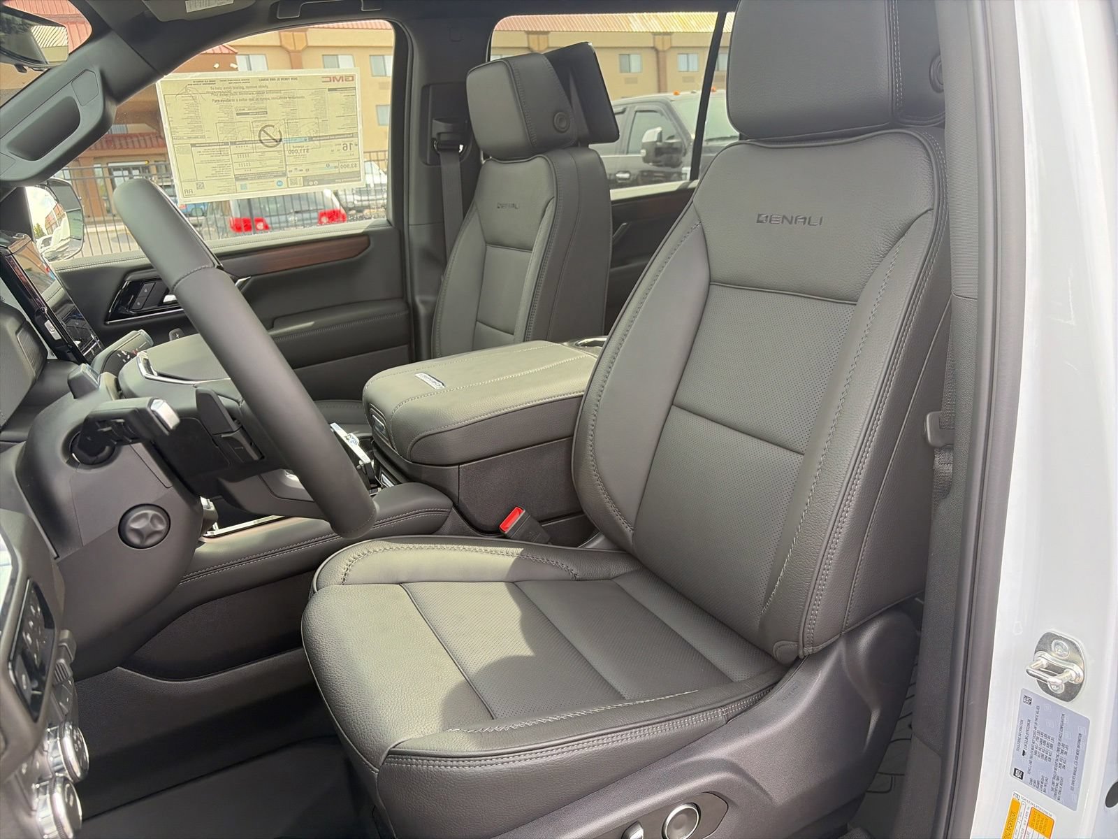 New 2026 GMC Yukon XL Denali w/ Denali Reserve Package AWD/4WD image 21