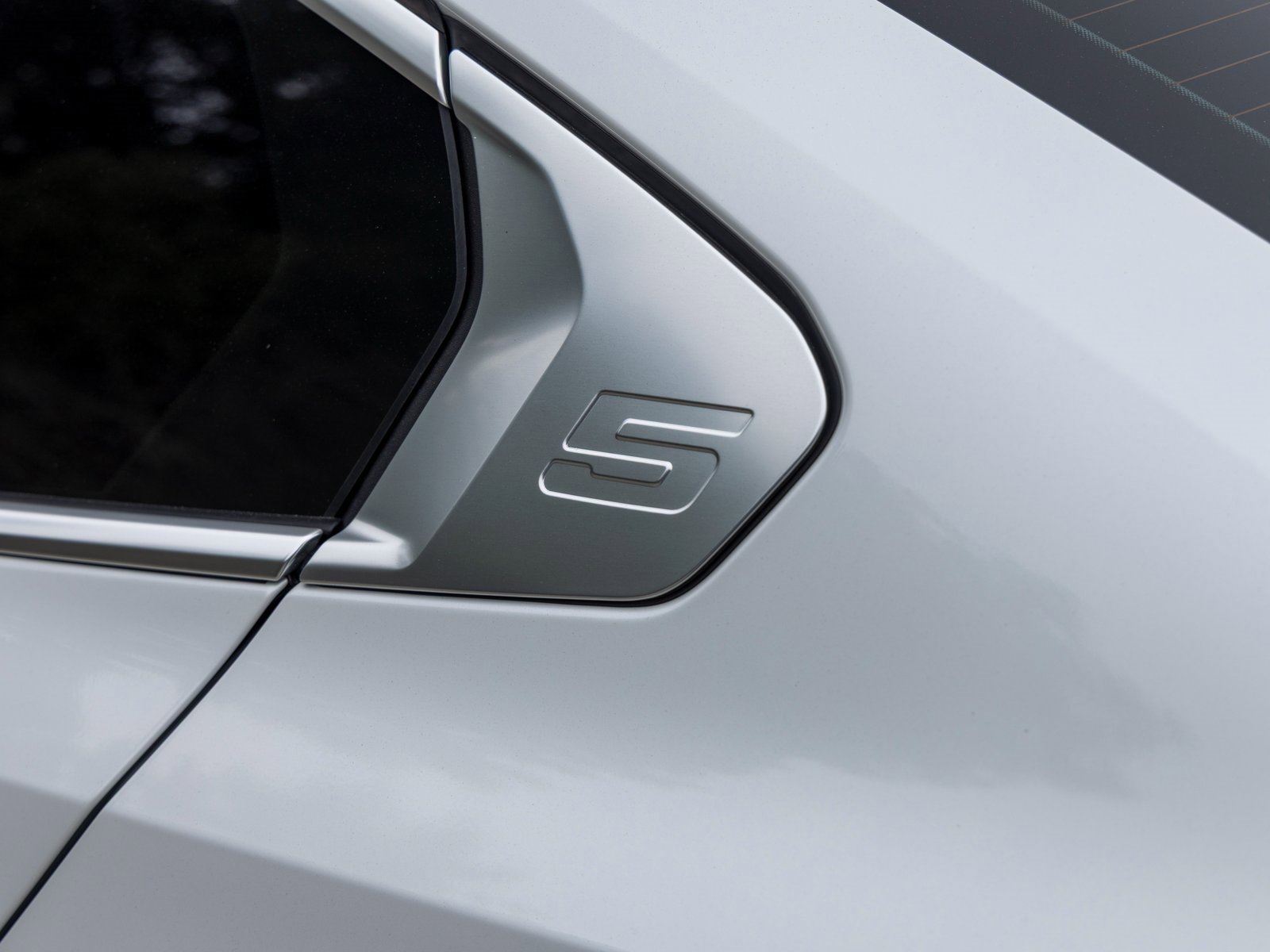 Used 2025 BMW i5 xDrive40 w/ Premium Package image 18