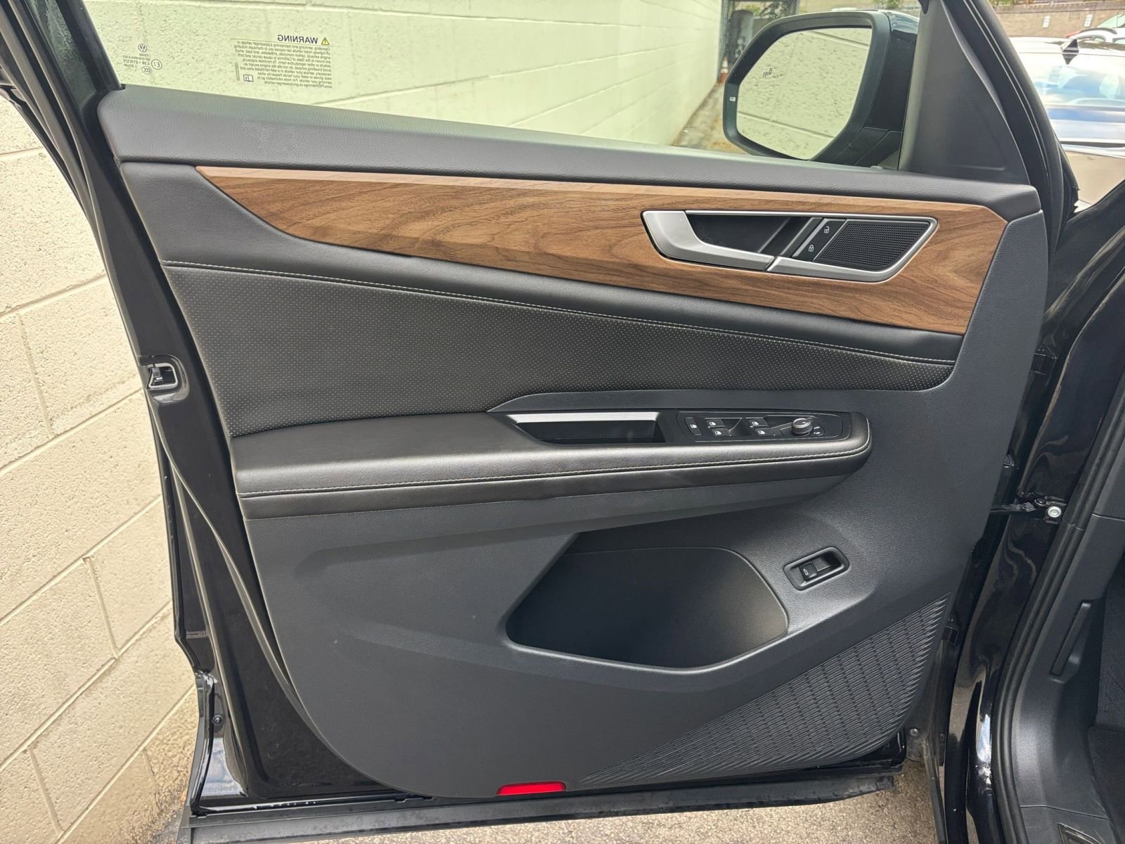 Used 2025 Volkswagen Atlas SE image 20