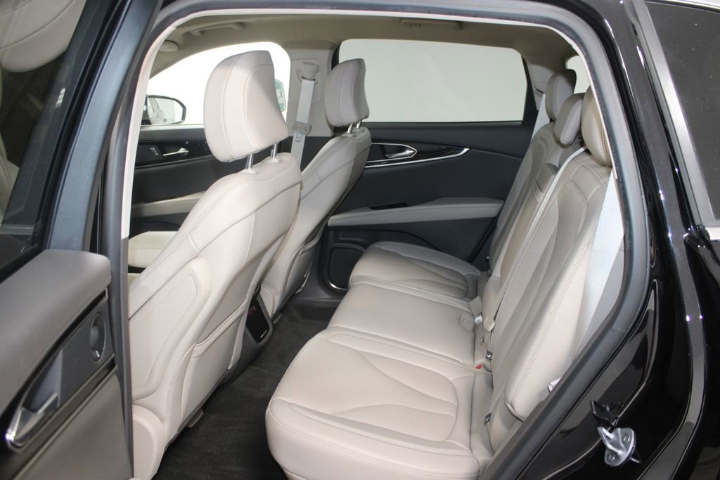 Used 2022 Lincoln Nautilus Reserve w/ Equipment Group 201A image 26