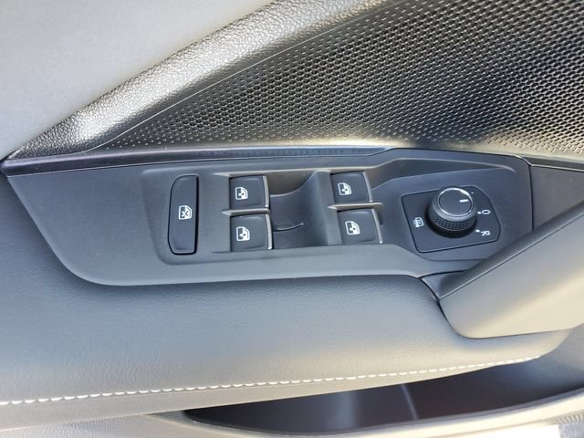 New 2026 Volkswagen Tiguan SE AWD/4WD image 16
