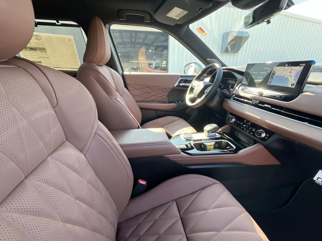 New 2026 Mitsubishi Outlander SEL FWD image 17