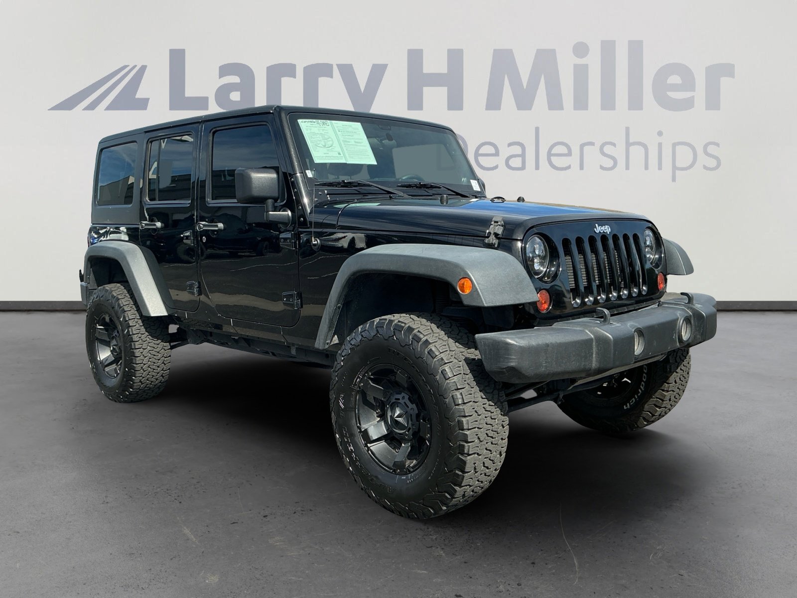 Used 2013 Jeep Wrangler Unlimited Sport w/ Max Tow Pkg image 7