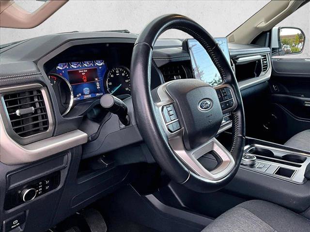 Used 2024 Ford Expedition XLT RWD image 14