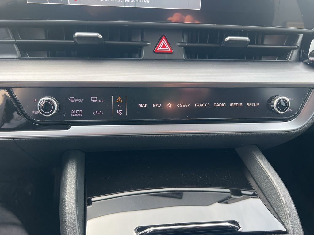 Certified 2025 Kia Sportage EX image 54