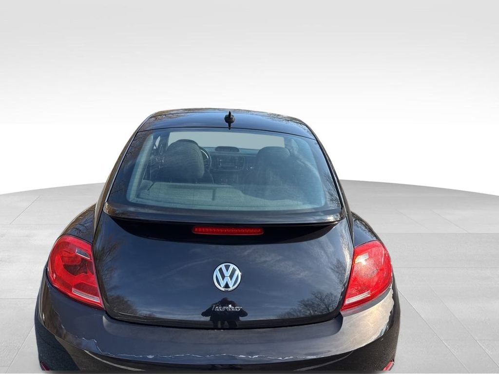 Used 2014 Volkswagen Beetle R-Line image 9