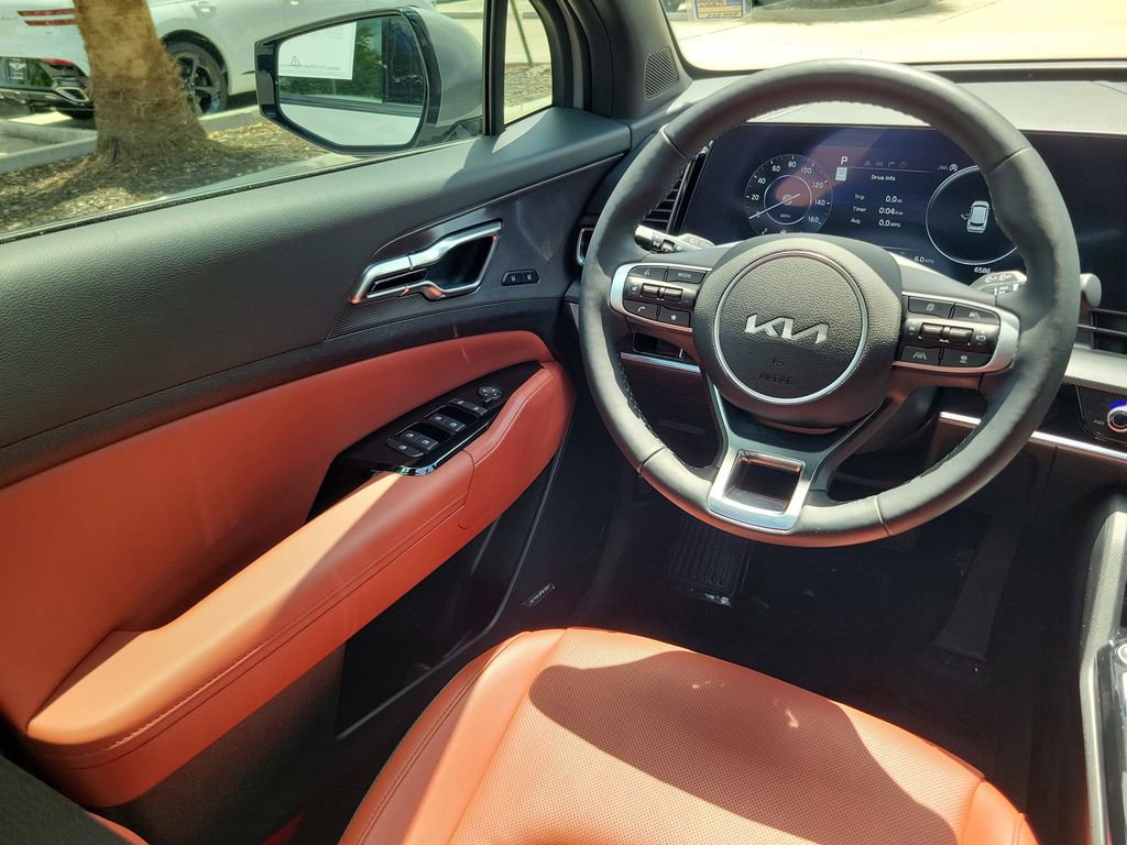 Used 2025 Kia Sportage SX image 19