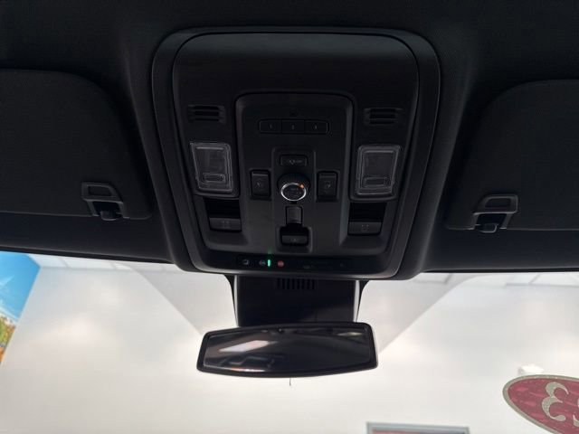 Used 2023 Chevrolet Suburban Premier AWD/4WD image 32