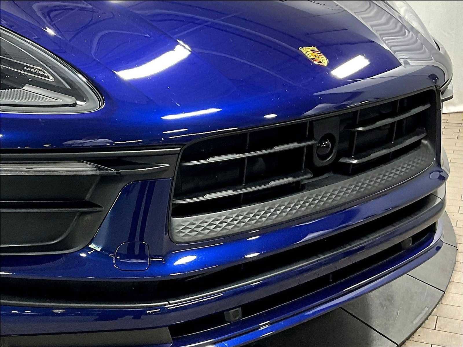 Used 2025 Porsche Macan image 32