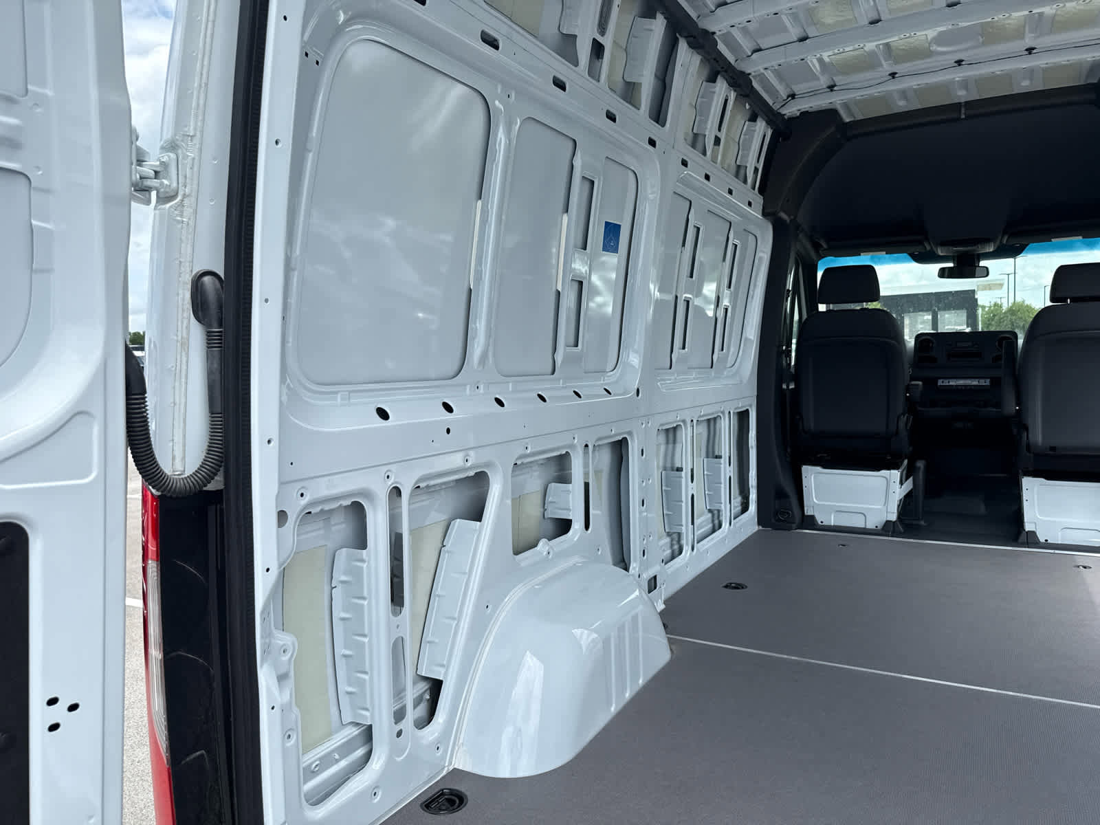 New 2025 Mercedes-Benz Sprinter 2500 image 13