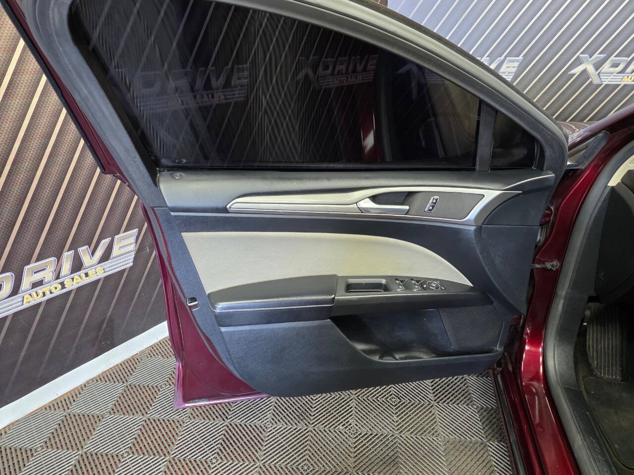 Used 2017 Ford Fusion S FWD image 17