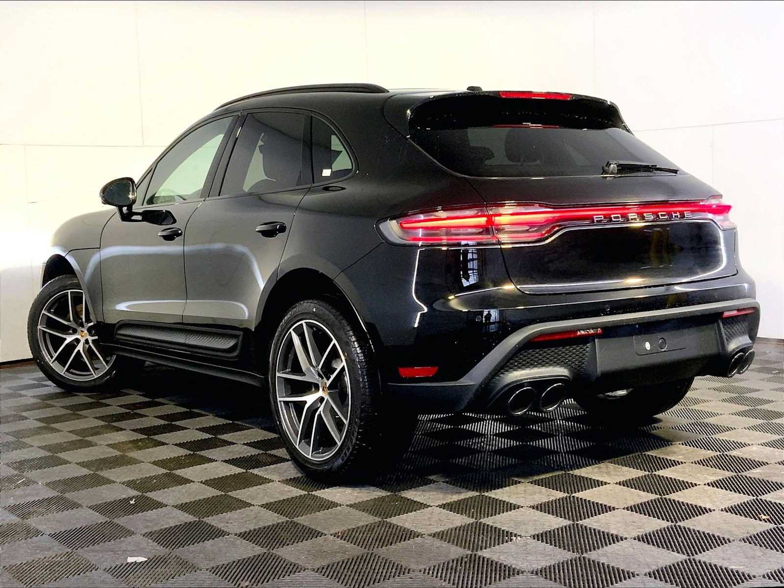 New 2026 Porsche Macan AWD/4WD image 3