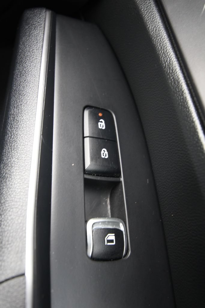 Used 2024 Kia Sorento S FWD image 26