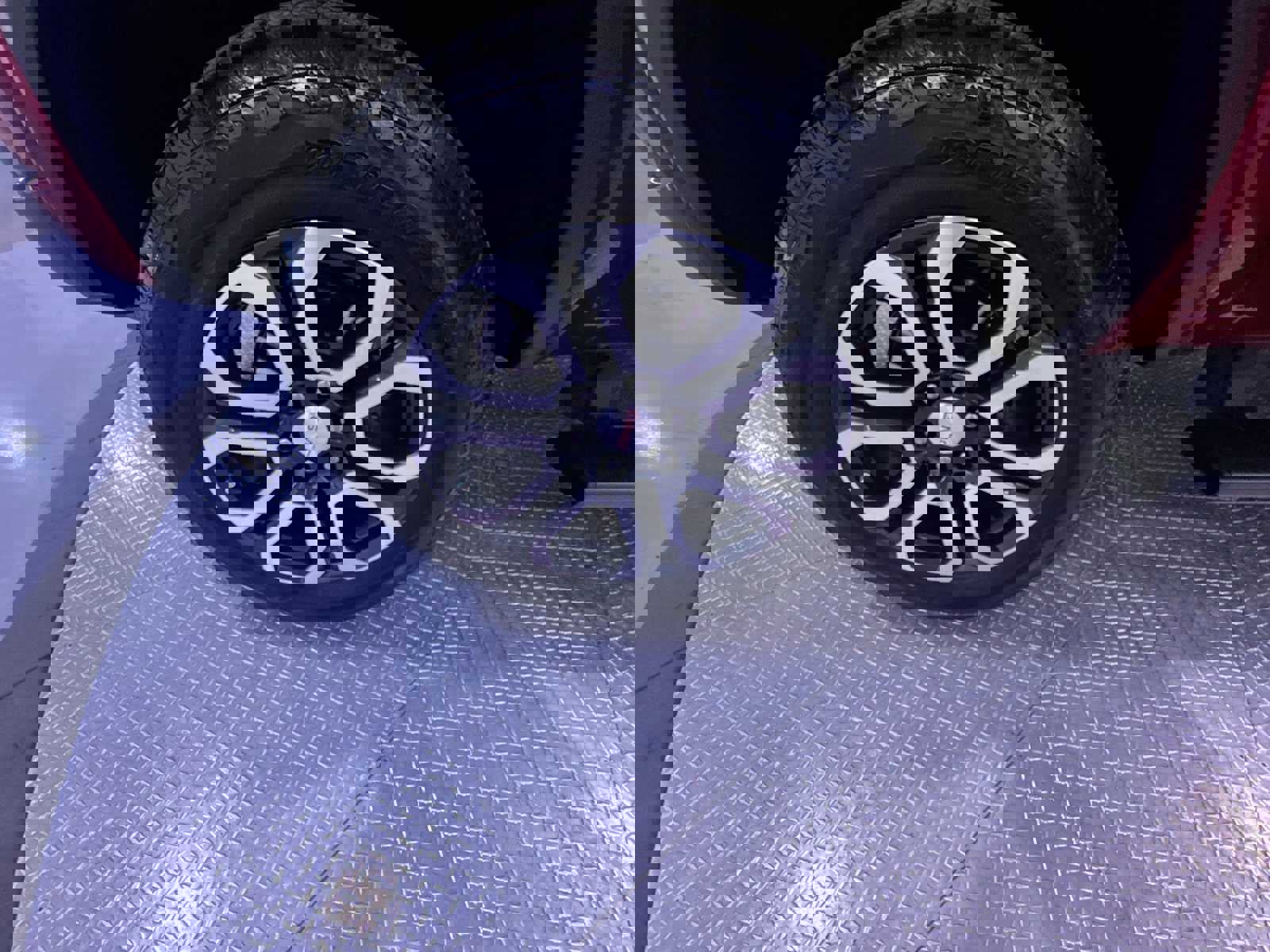 Used 2024 GMC Canyon AT4 w/ AT4 Premium Package image 10