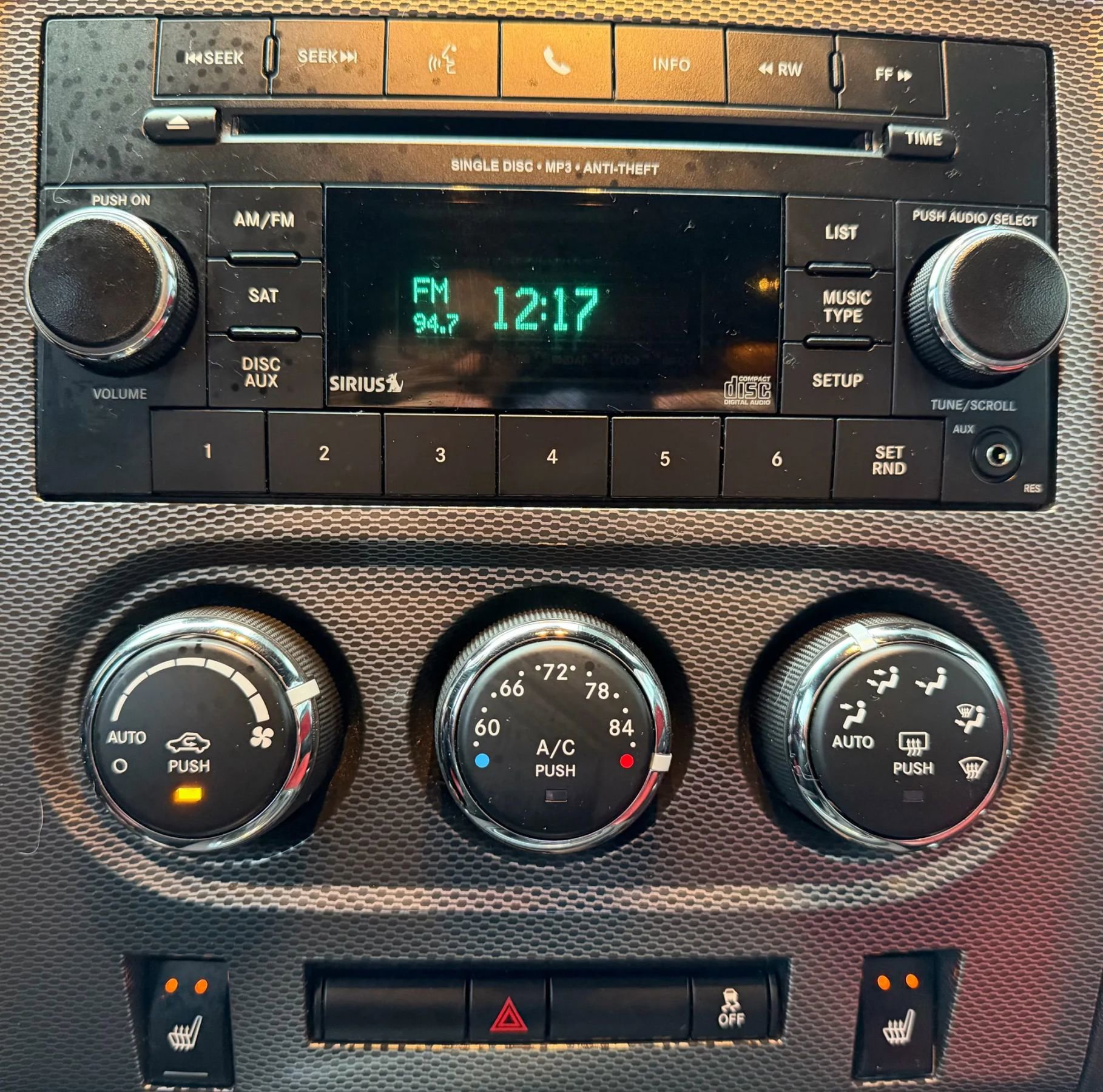 Used 2013 Dodge Challenger R/T image 16