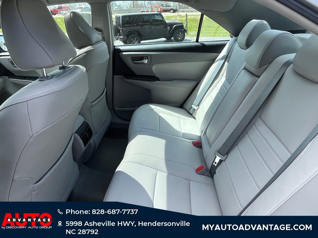 Used 2015 Toyota Camry XLE w/ Moonroof Package FWD image 25