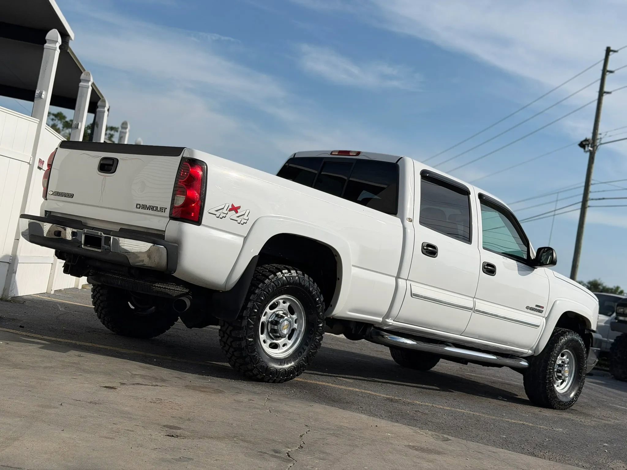 Used 2004 Chevrolet Silverado 2500 LT w/ Heavy-Duty Power Package AWD/4WD image 3