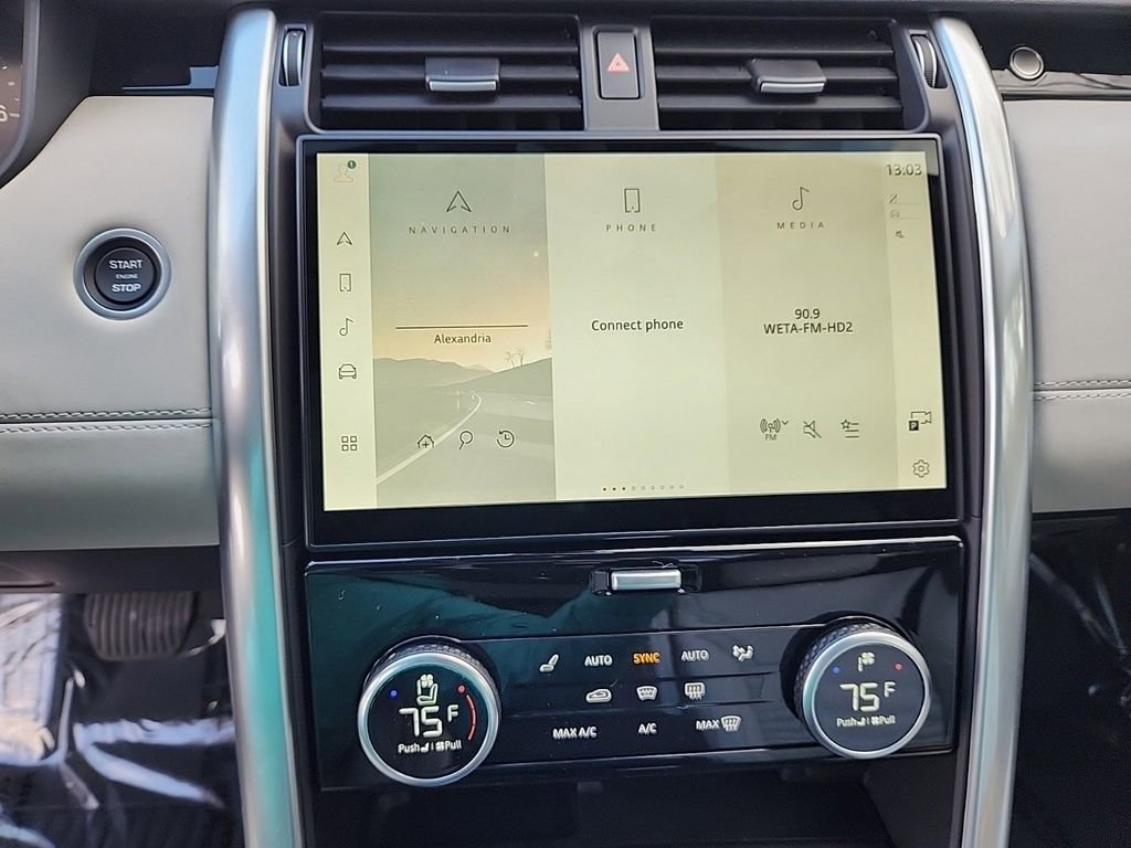 Used 2025 Land Rover Discovery S image 17