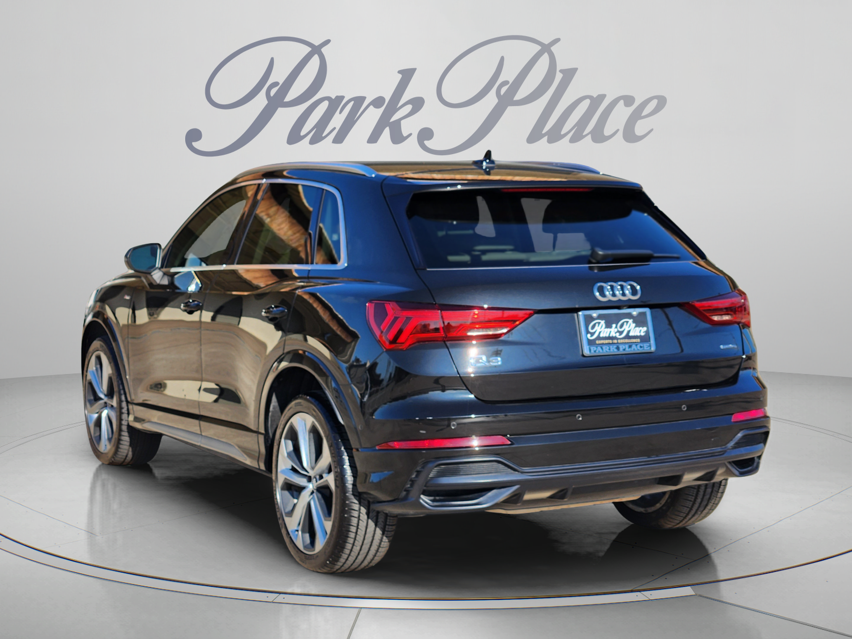 Used 2021 Audi Q3 2.0T Premium Plus w/ Premium Plus Package AWD/4WD image 3