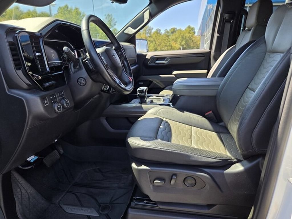 Used 2024 Chevrolet Silverado 1500 ZR2 w/ Technology Package AWD/4WD image 12