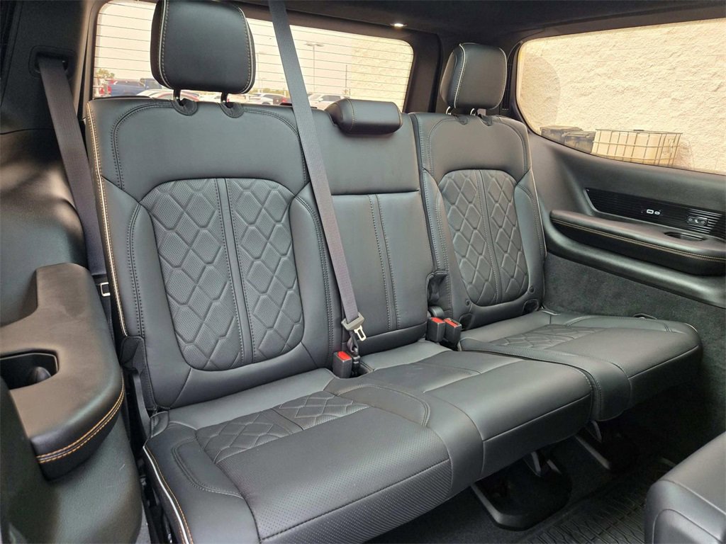 Used 2024 Jeep Grand Wagoneer Series III w/ Rear Seat Video Group 1 image 18