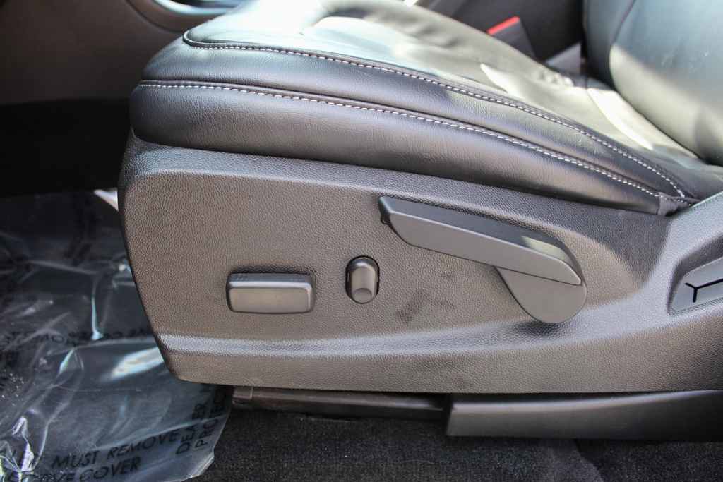 Used 2016 GMC Canyon SLT image 30