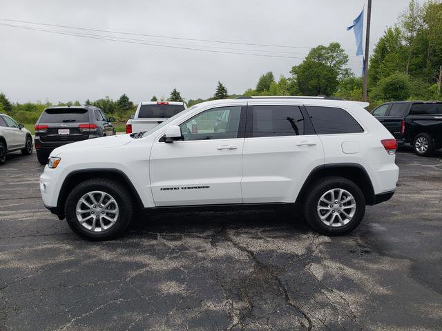 Used 2021 Jeep Grand Cherokee Laredo image 4