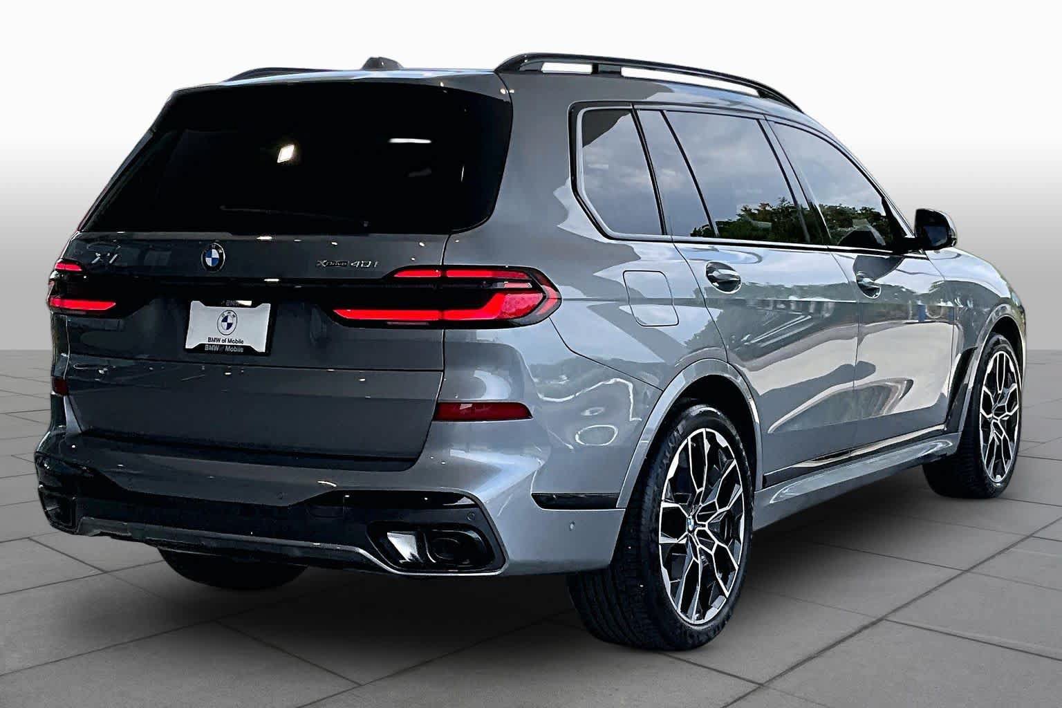 Used 2025 BMW X7 xDrive40i w/ M Sport Package AWD/4WD image 12