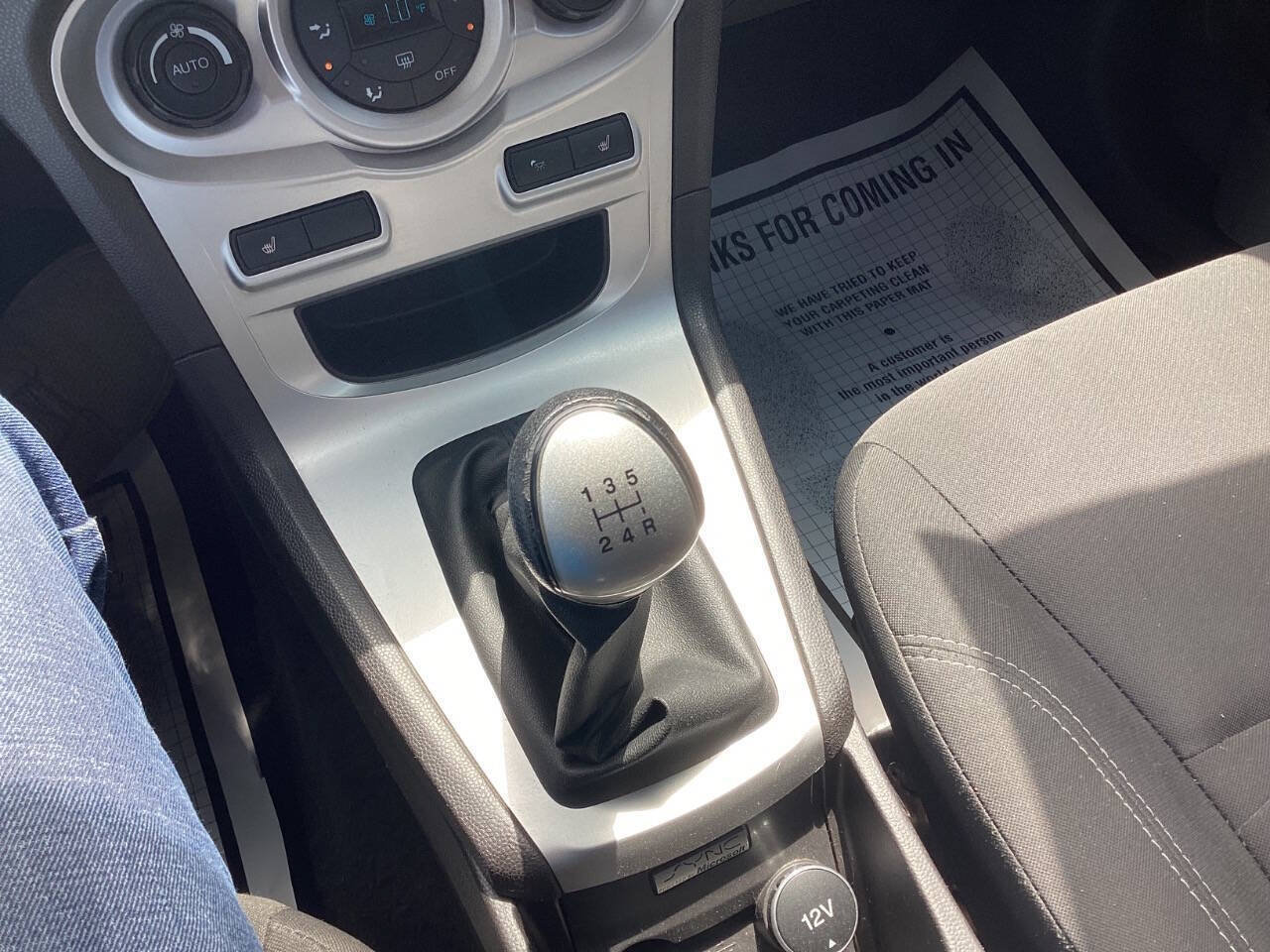 Used 2014 Ford Fiesta SE FWD image 11
