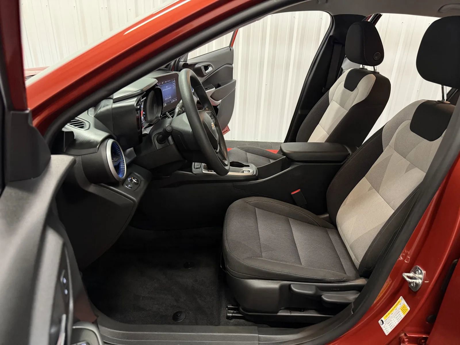 Used 2024 Chevrolet Trax LS w/ LS Convenience Package FWD image 36