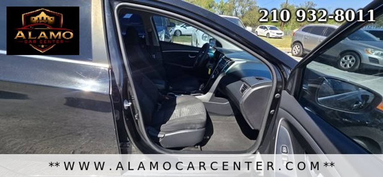 Used 2017 Hyundai Elantra GT FWD image 13