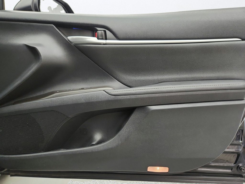 Used 2021 Toyota Camry XSE FWD image 33