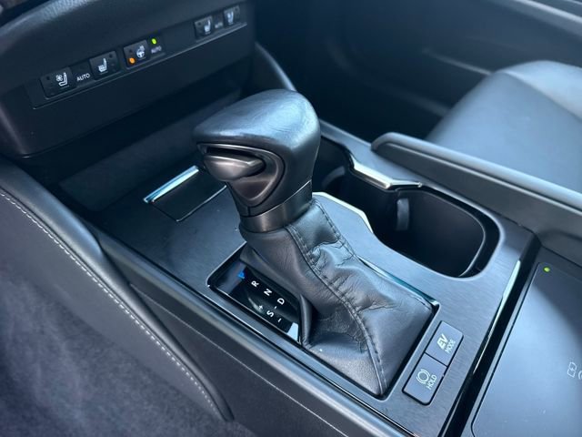 Used 2024 Lexus ES 300h w/ Premium Package image 24