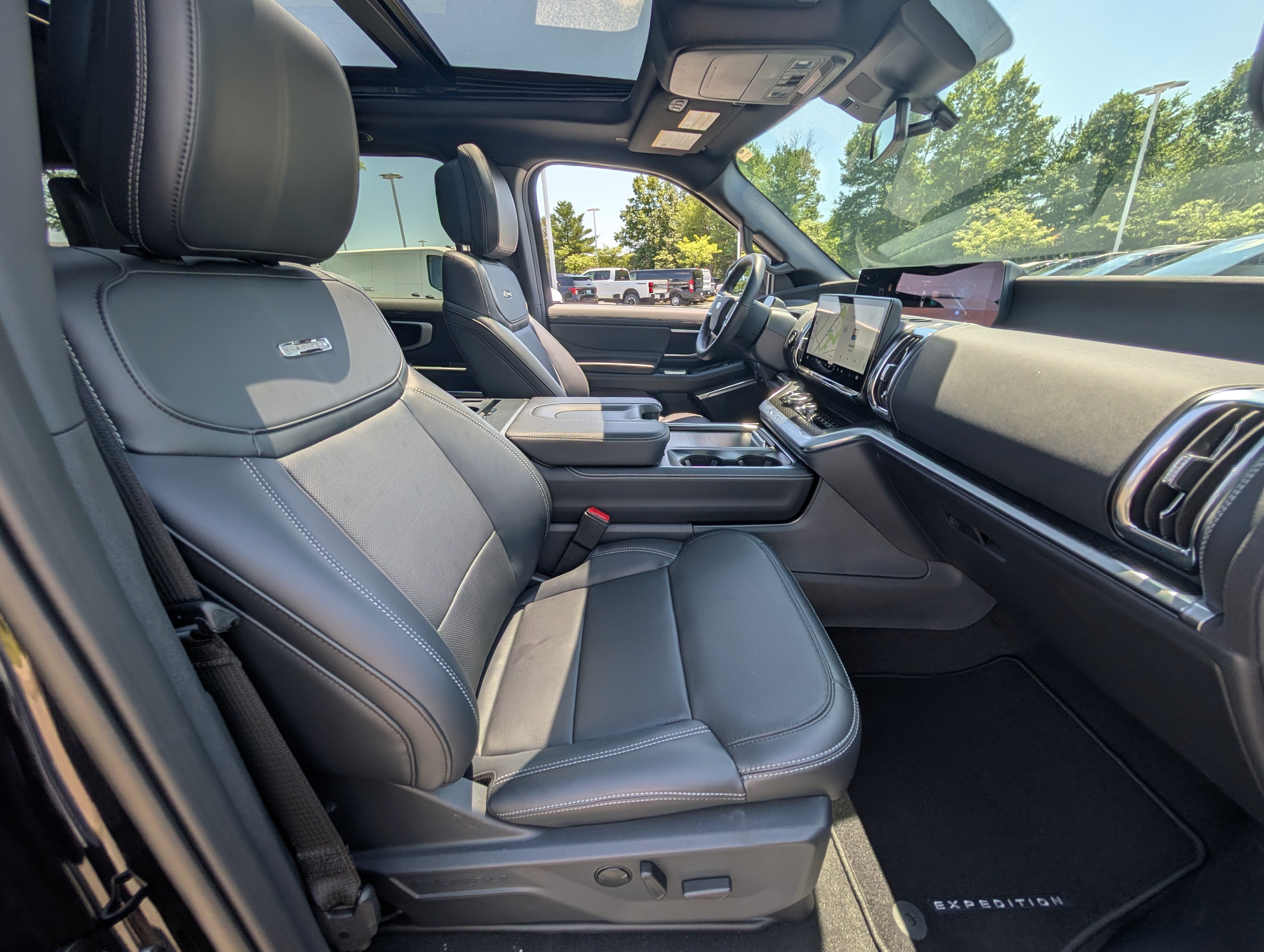 New 2026 Ford Expedition Max Platinum w/ Stealth Appearance Package AWD/4WD image 6