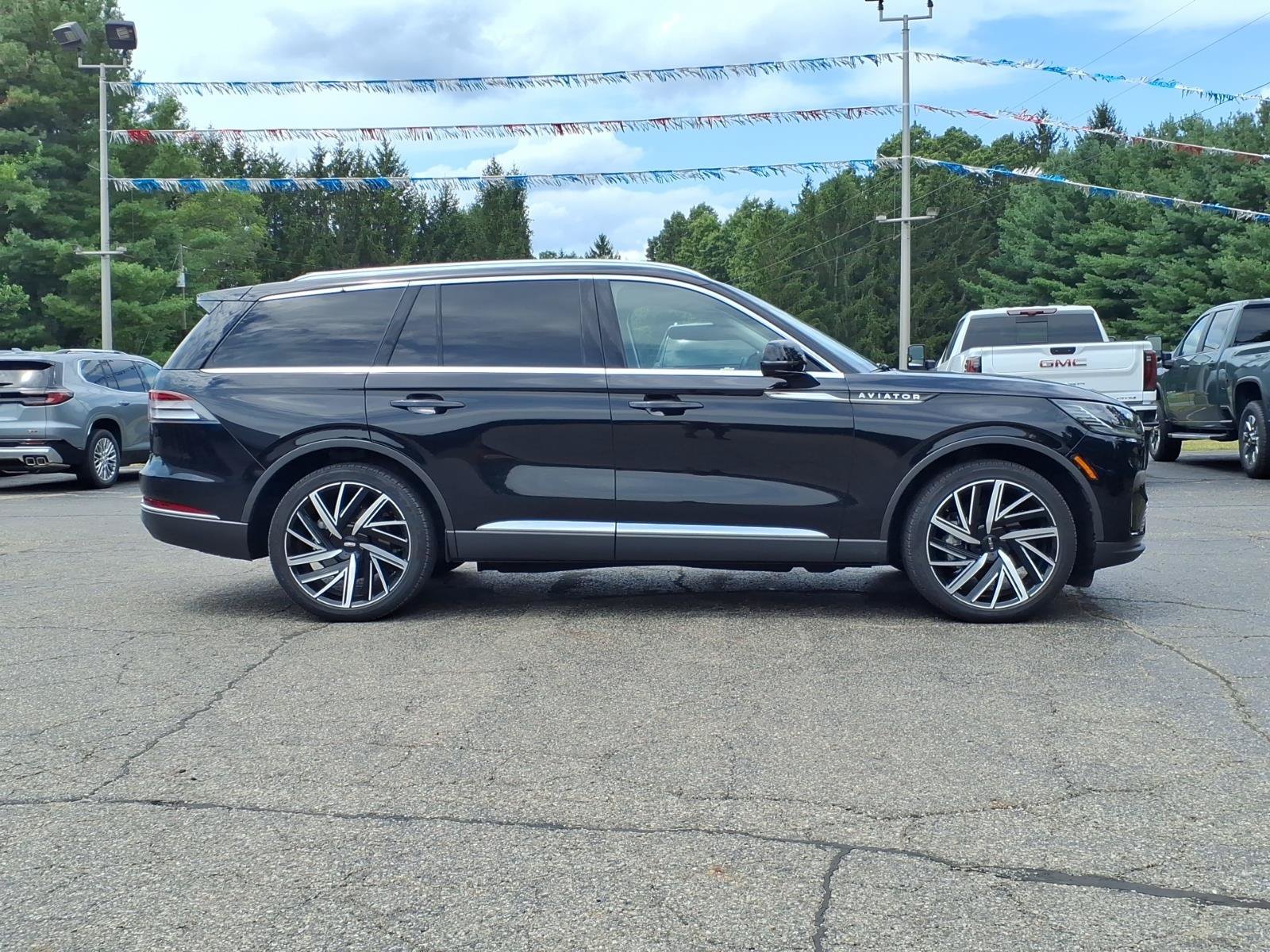 Used 2025 Lincoln Aviator Reserve w/ Equipment Group 201A AWD/4WD image 15