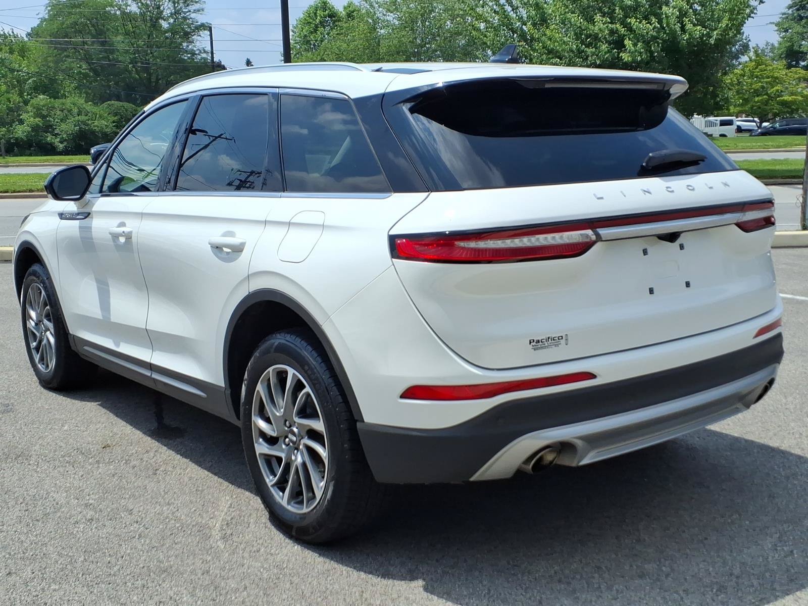 Certified 2022 Lincoln Corsair AWD w/ Equipment Group 101A image 5