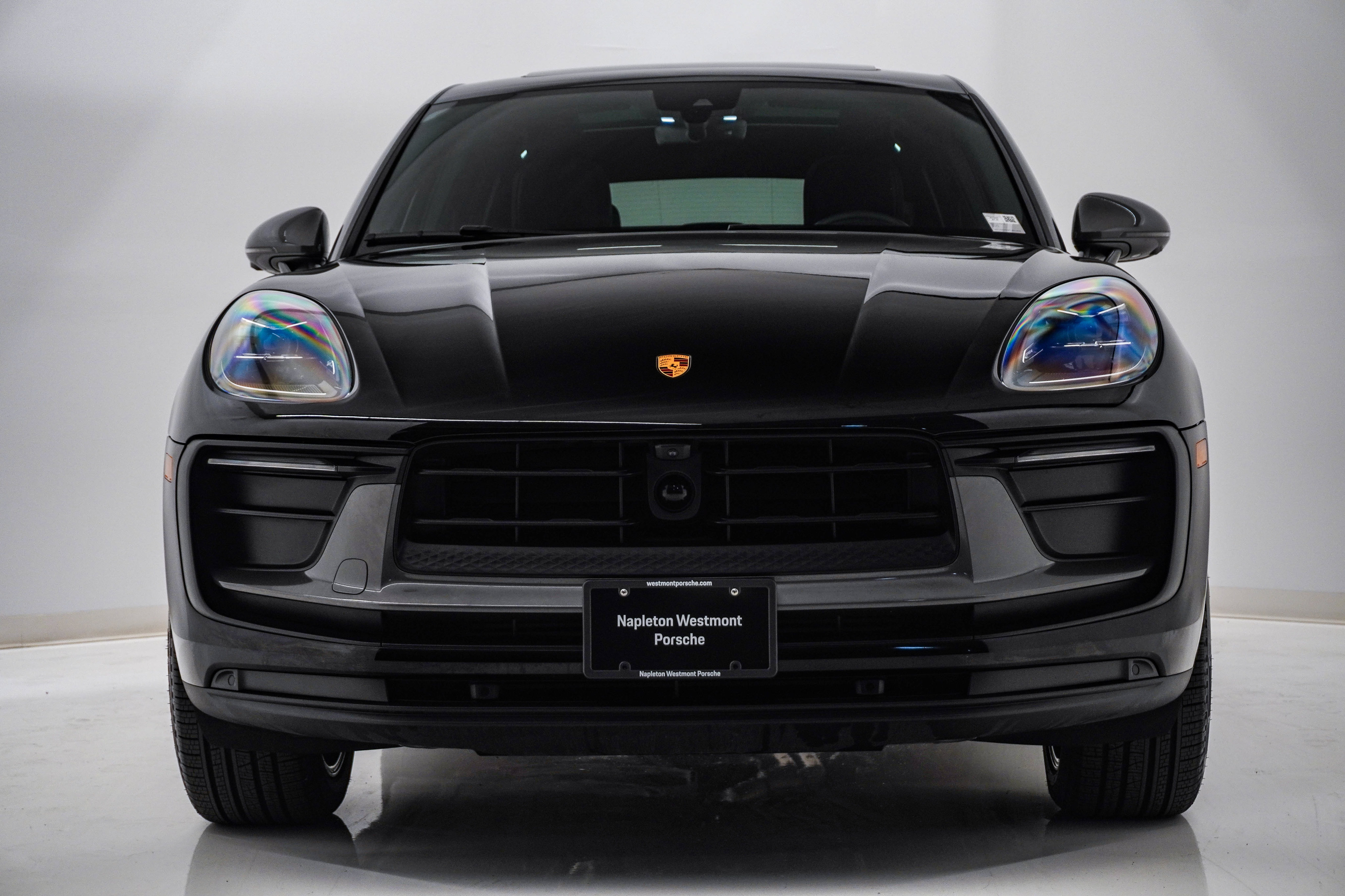 Certified 2026 Porsche Macan Turbo AWD/4WD image 6
