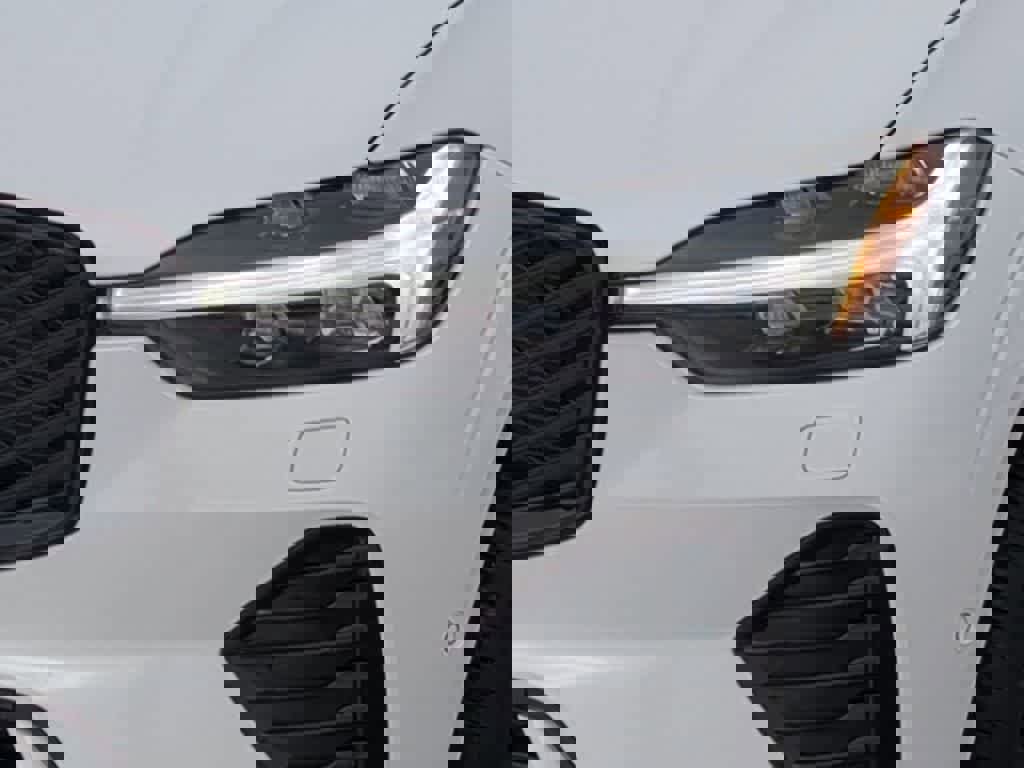 Used 2026 Volvo XC60 B5 Ultra w/ Protection Package Premier image 10